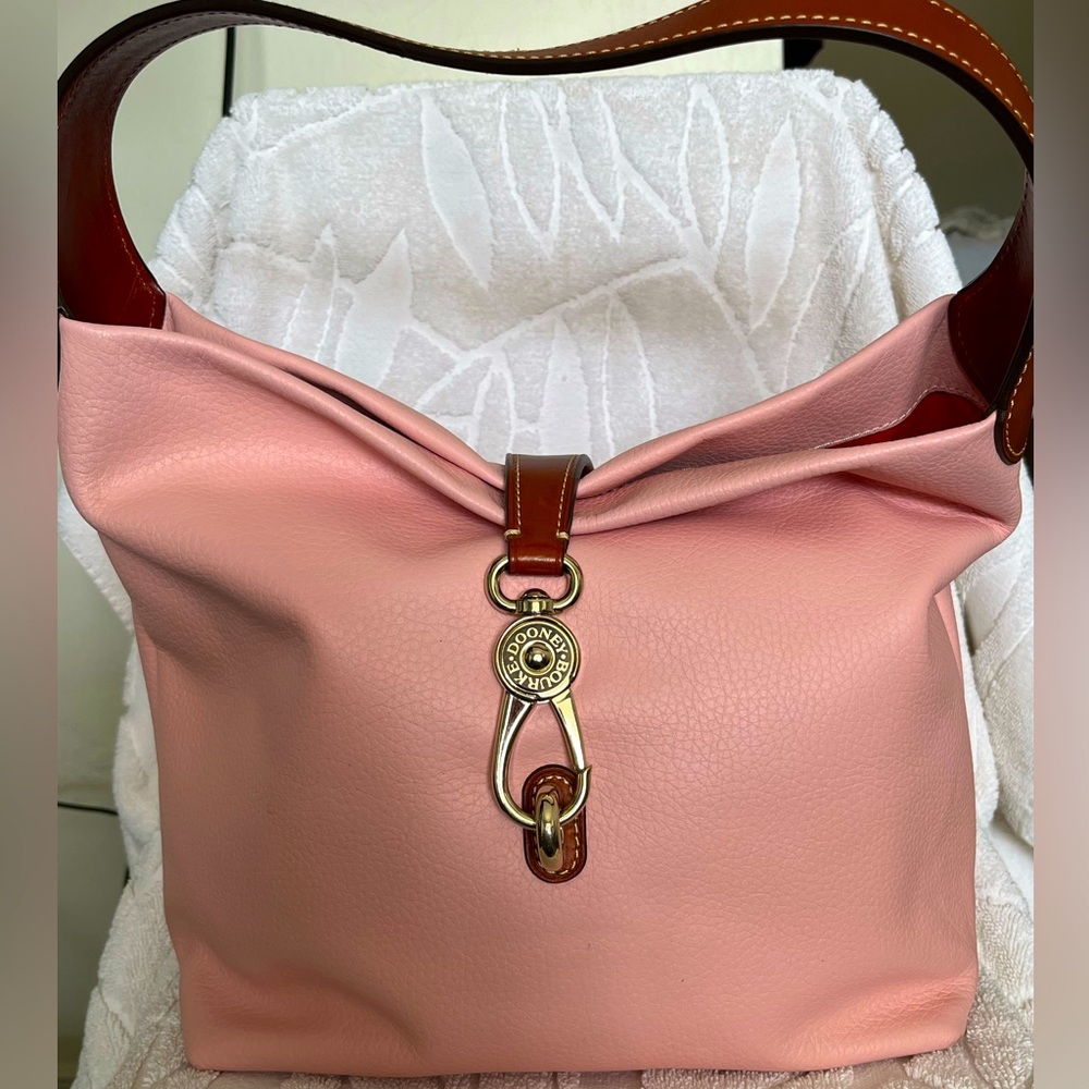 NWOT Dooney and Bourke All weather leather Logo Lock Hobo bag